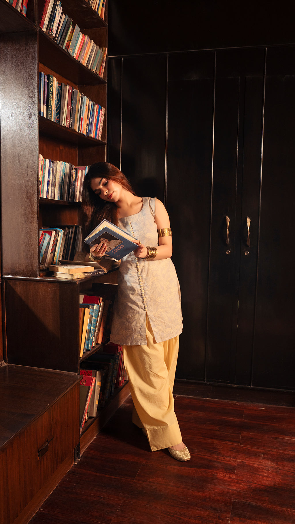 DHOOP SLEEVELESS FARSHI SET